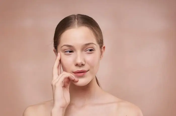 Beauty Unfiltered, Embracing Natural Looks in the Digital Age